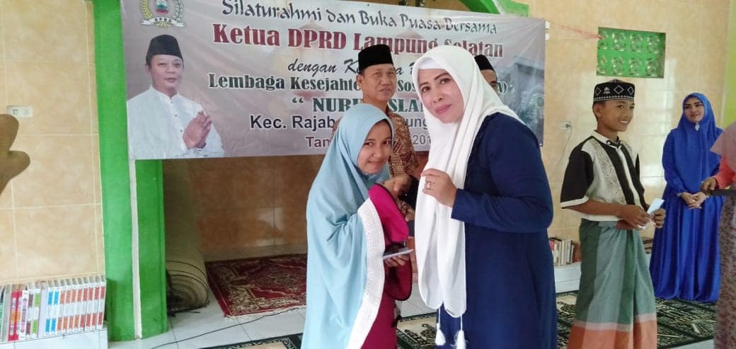 Kabag Umum DPRD Lamsel Bersama Jajaran Gelar Kunjungi Panti Asuhan