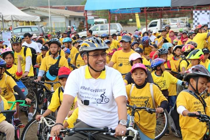 Bupati Lutim Ajak Warga Kurangi Sampah Plastik di Acara Wastefreeday Funbike
