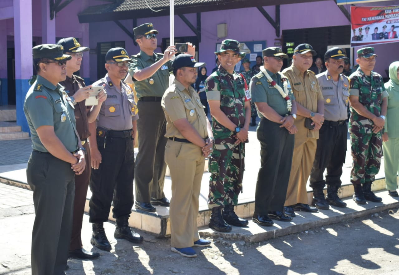 Kasrem 081/DSJ Apresiasi Kinerja Satgas TMMD 105 Trenggalek
