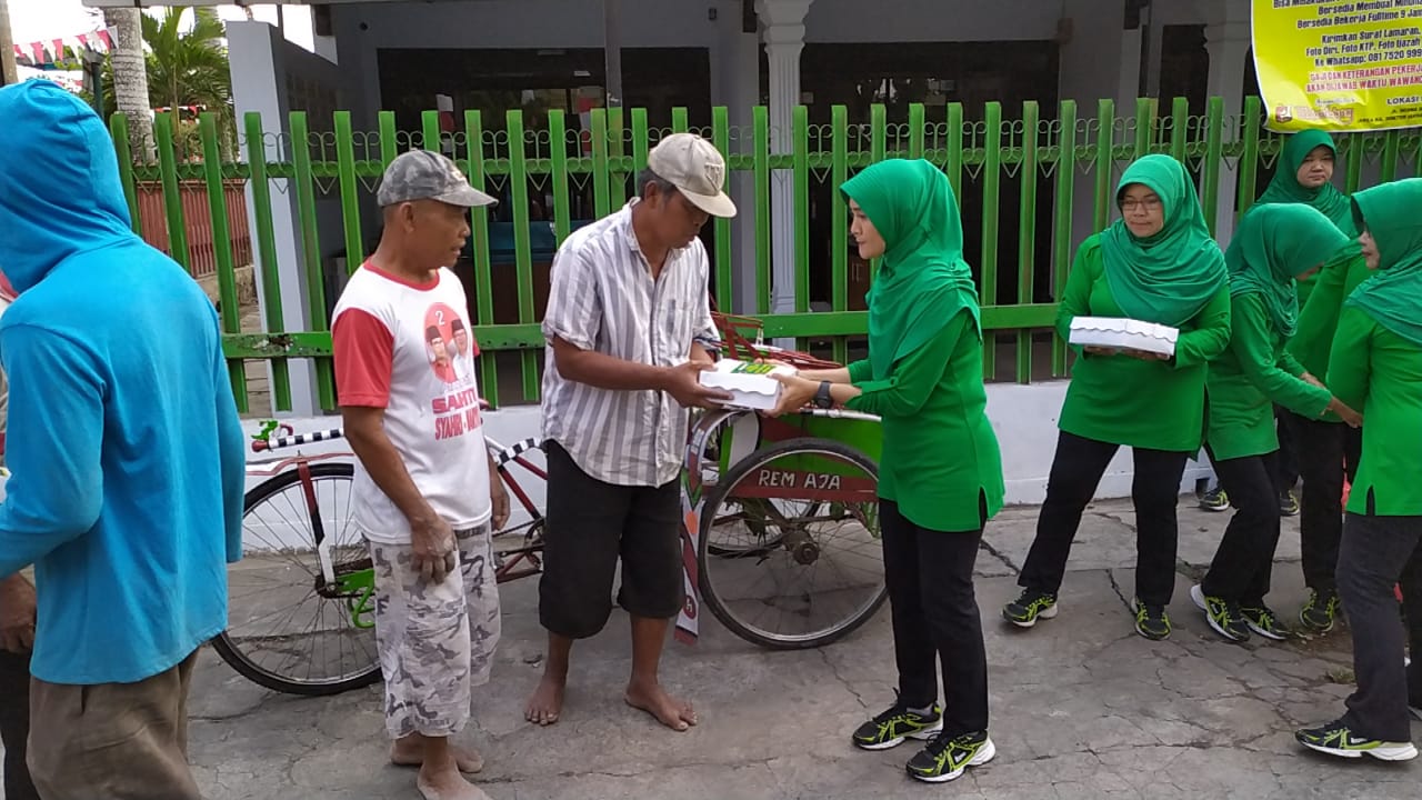 Jumat Berkah, Persit KCK Cabang XXI Kodim Tulungagung Rajut Tali Asih di Panti Jompo
