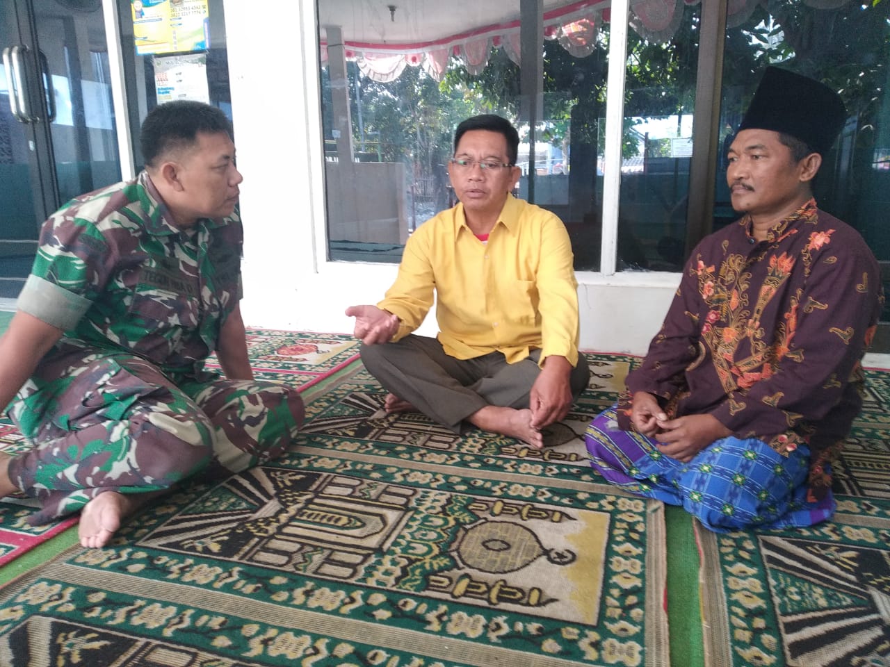 Babinsa Kelurahan Purwosari Laksanakan Komsos Dengan Ta’mir Masjid Al-Rochilli