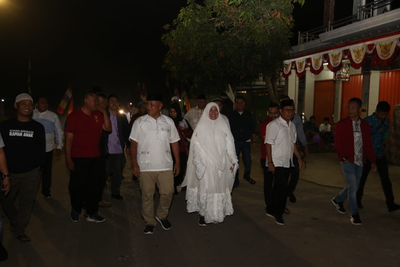 Nanang Dan Isteri Telah Tiba Di Tanah Air Usai Menjalankan  Ibadah Haji