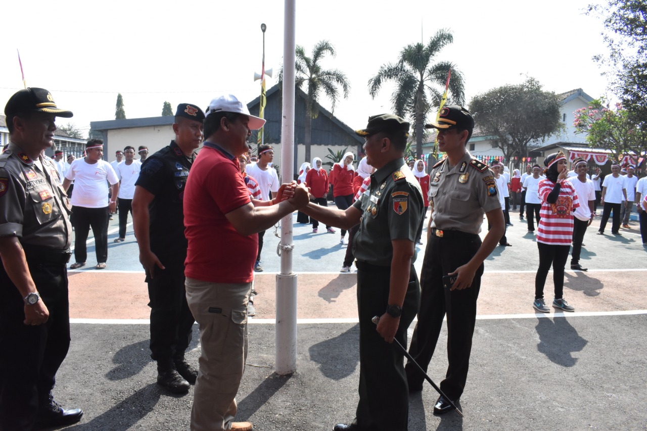 Danrem 081/DSJ Apresiasi Tari Kolosal Indonesia Bekerja Indonesia Jaya