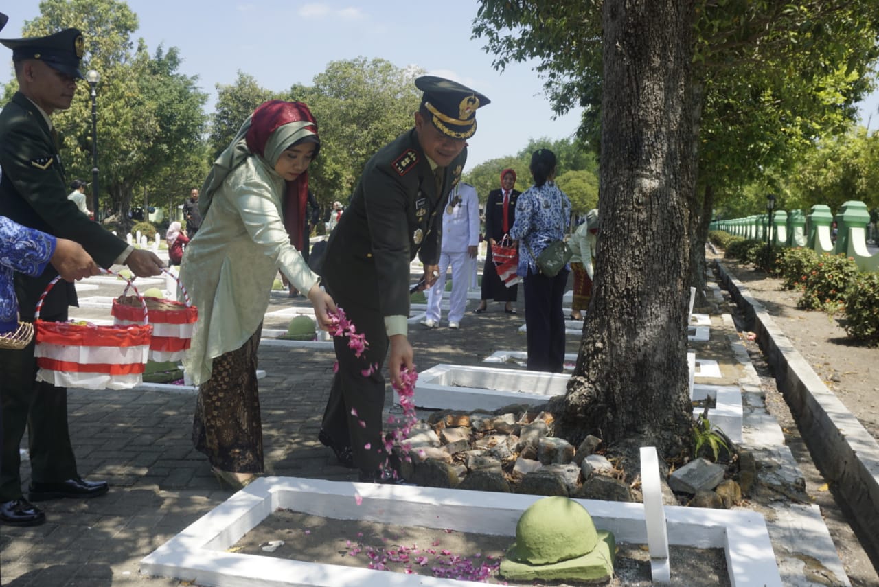Dandim Ngawi Pimpin Ziarah Nasional Dalam Rangka Peringatan HUT RI ke 74 Tahun 2019