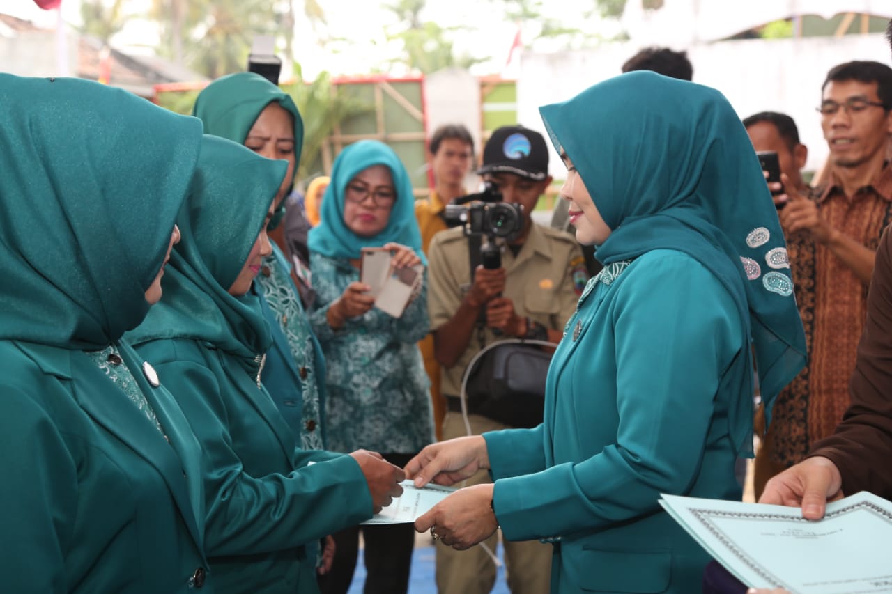 Hj Winarni Minta Kades Mendukung Program TP PKK Di Desanya