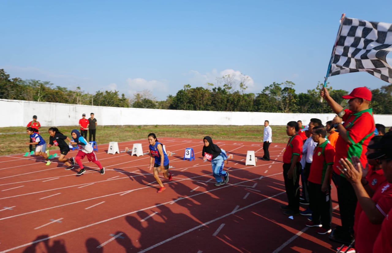 Kejurda Atletik Lamsel Resmi Dibuka