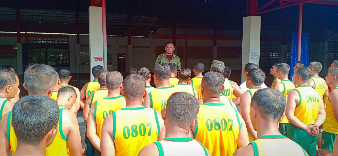 Dandim Bersama Anggota Kodim Tulungagung Lari Kelilingi Kawasan Pinka Lembupeteng