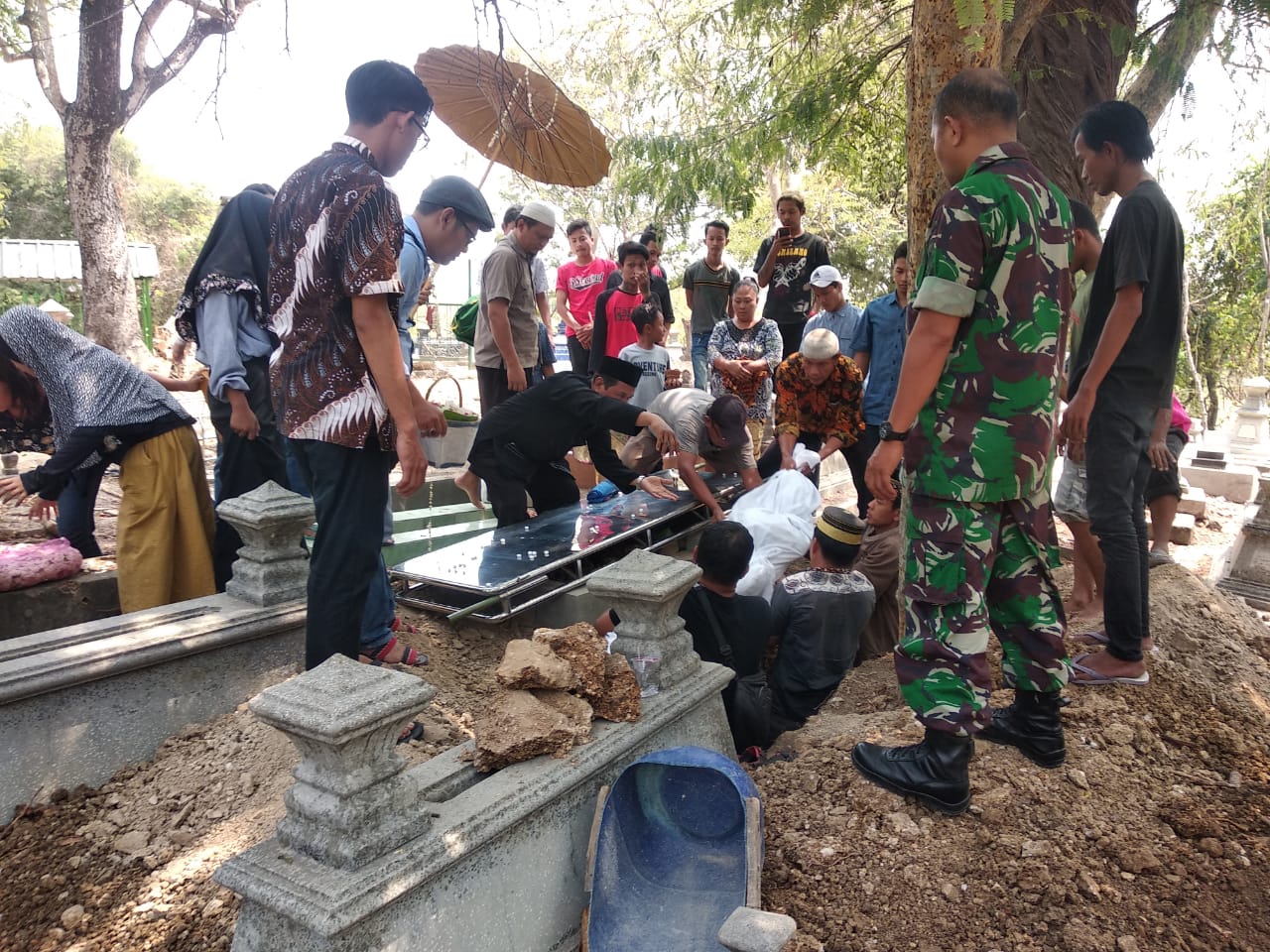 Kepedulian Danramil 04/Jebres Kapten Inf Edi Susilo Kepada Anggota Dan Keluarga Besar