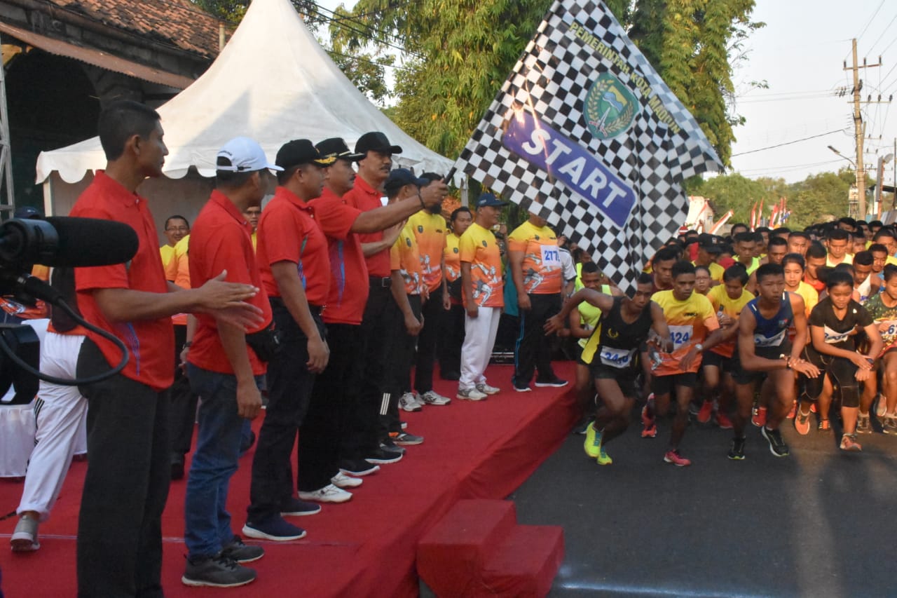 Dandim Madiun Meriahkan Charismatic 10K Run 2019 Kota Madiun Bersama Walikota
