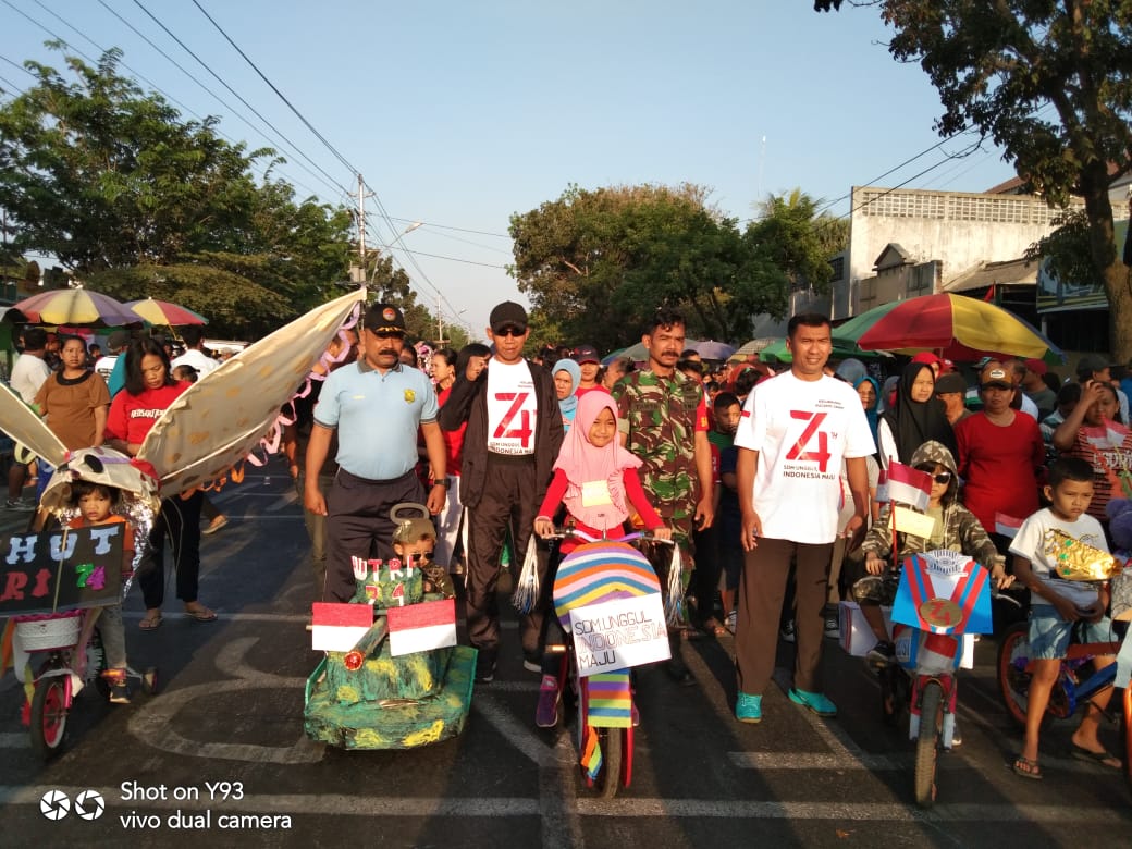 Kami Hadir Untuk Rakyat, Bersama Rakyat TNI kuat