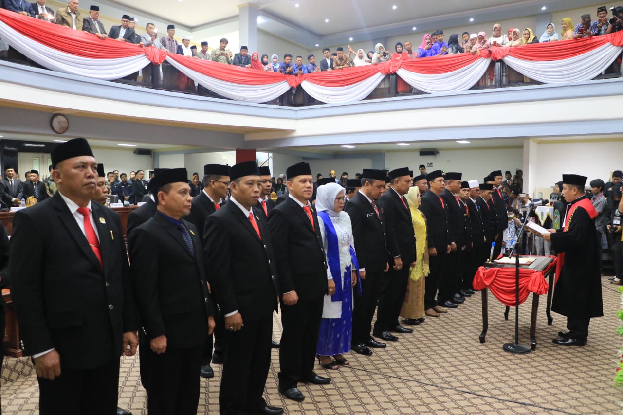 30 Anggota DPRD Luwu Timur Masa Bakti 2019-2024 Resmi di Lantik