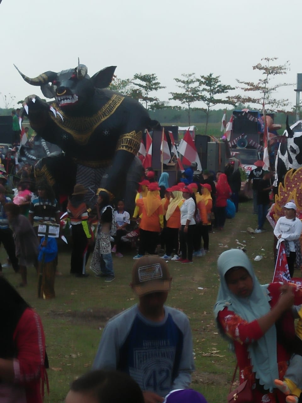 Ujung Agustus Desa Mojowetan gelar karnaval peringatan kemerdekaan RI