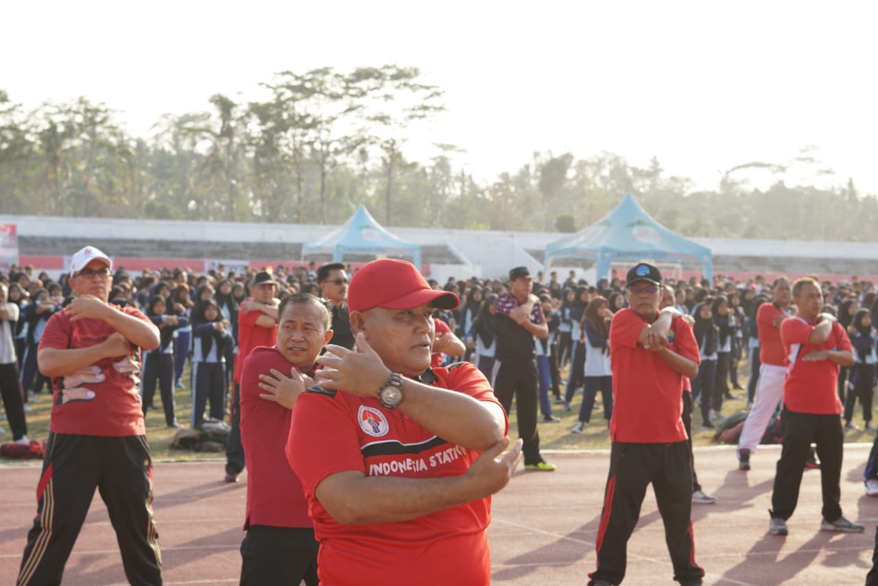Plt Bupati Lamsel Awali Aktifitas Dengan Senam