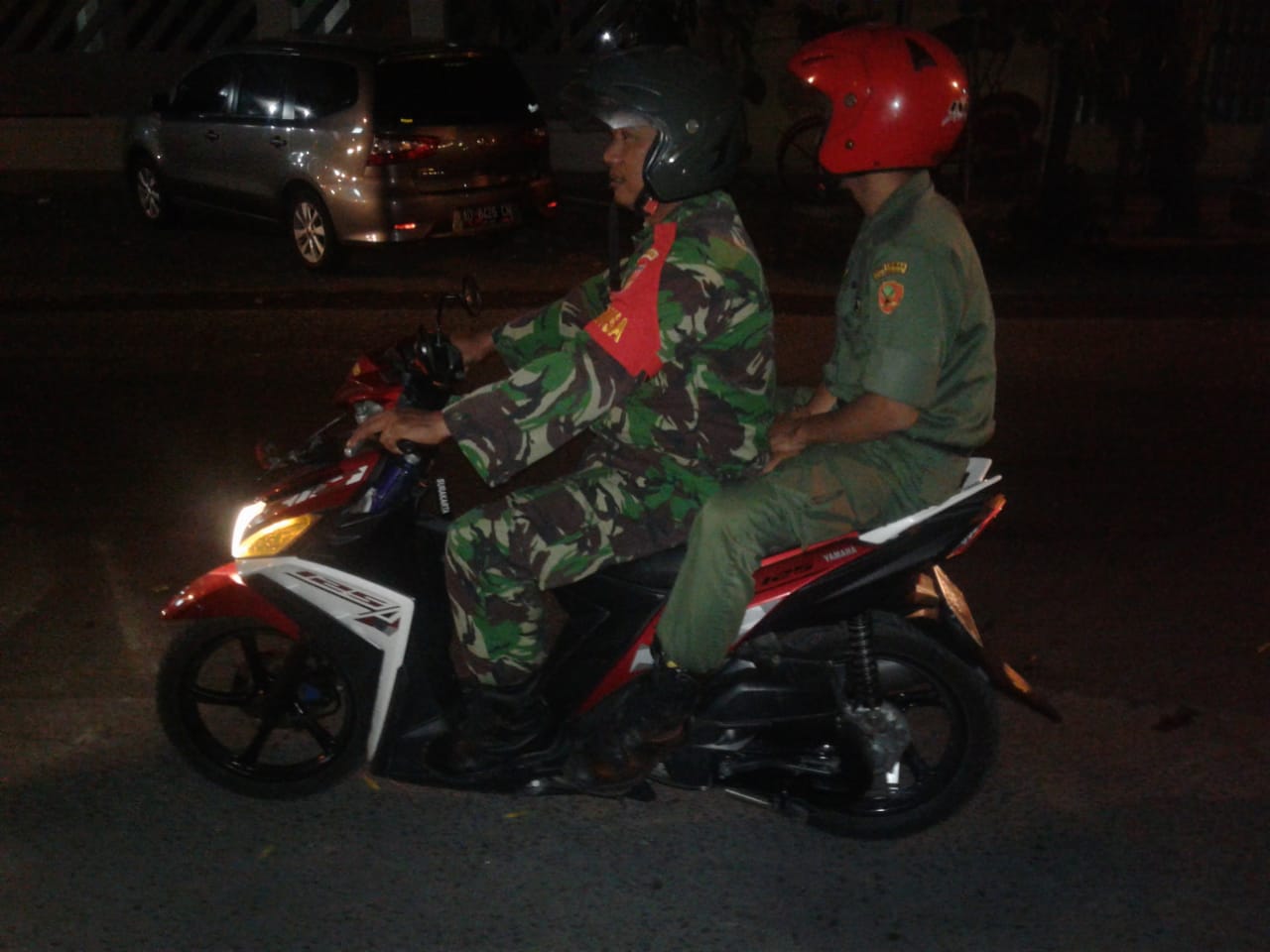 Pastikan Kondusifitas Wilayah Piket Koramil 04/Jebres Aktif Patroli Malam