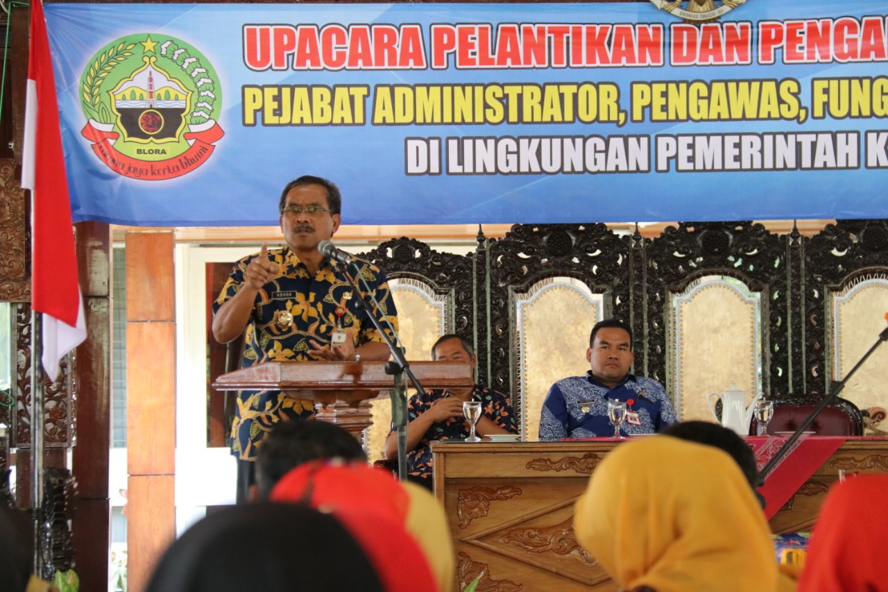 249 Pejabat Dan Kepala Sekolah Dilantik Bupati