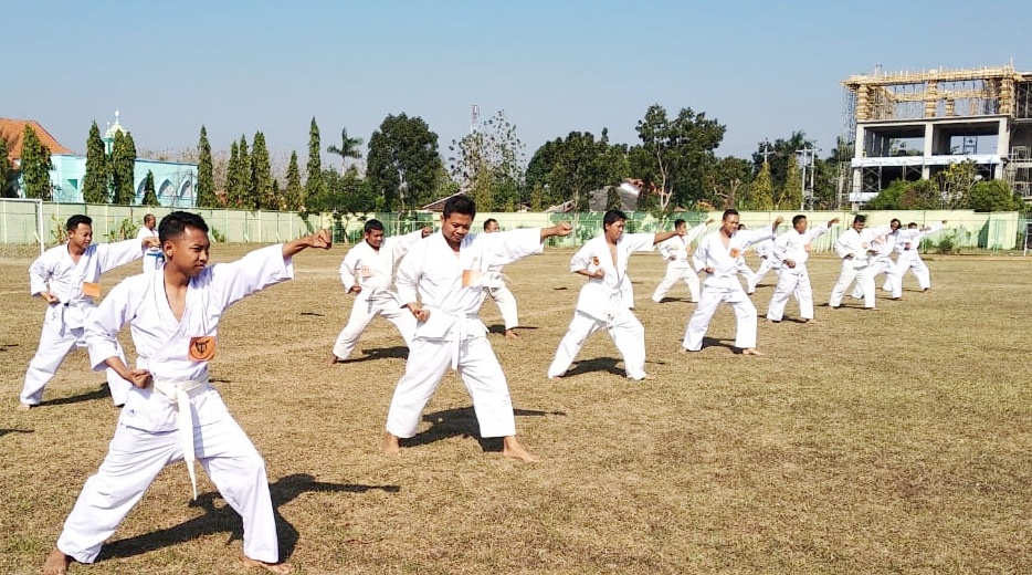 Tingkatkan Kemampuan Anggota, Polres Blora Gelar Latihan Judo.