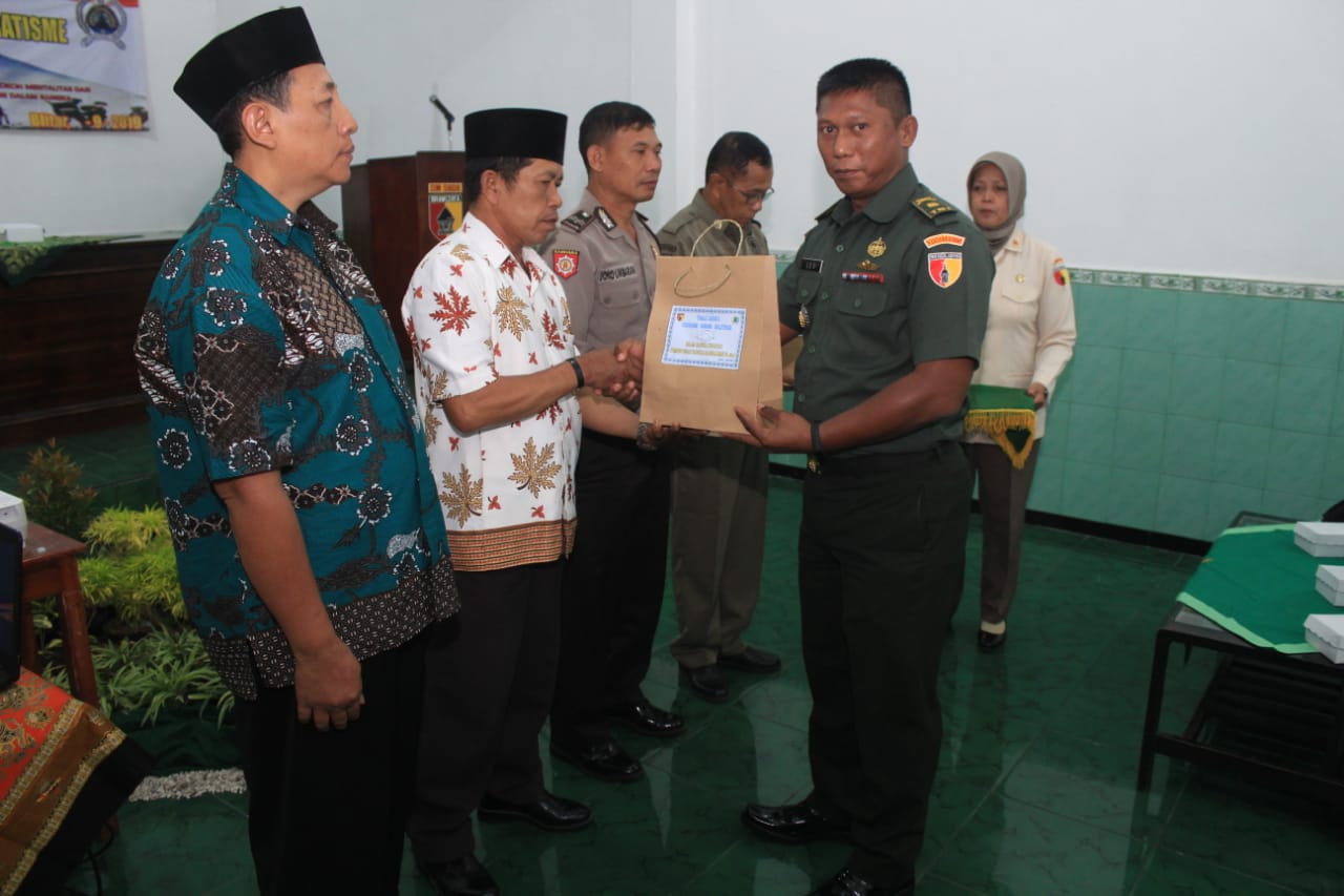 Cegah Tangkal Radikalisme/Sparatisme Kodim 0808/Blitar Gelar Komsos