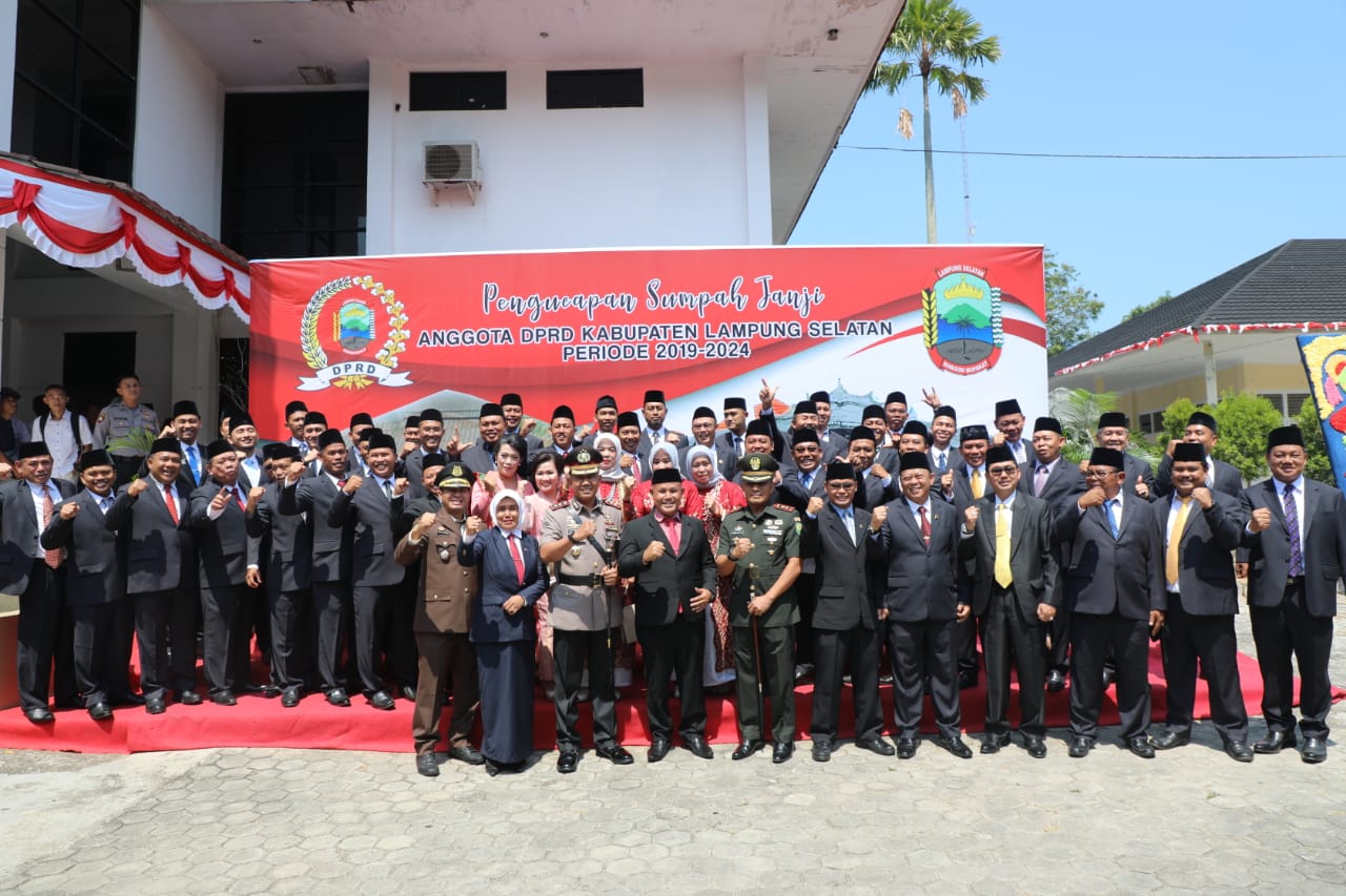 50 Anggota DPRD Lampung Selatan Resmi Dilantik