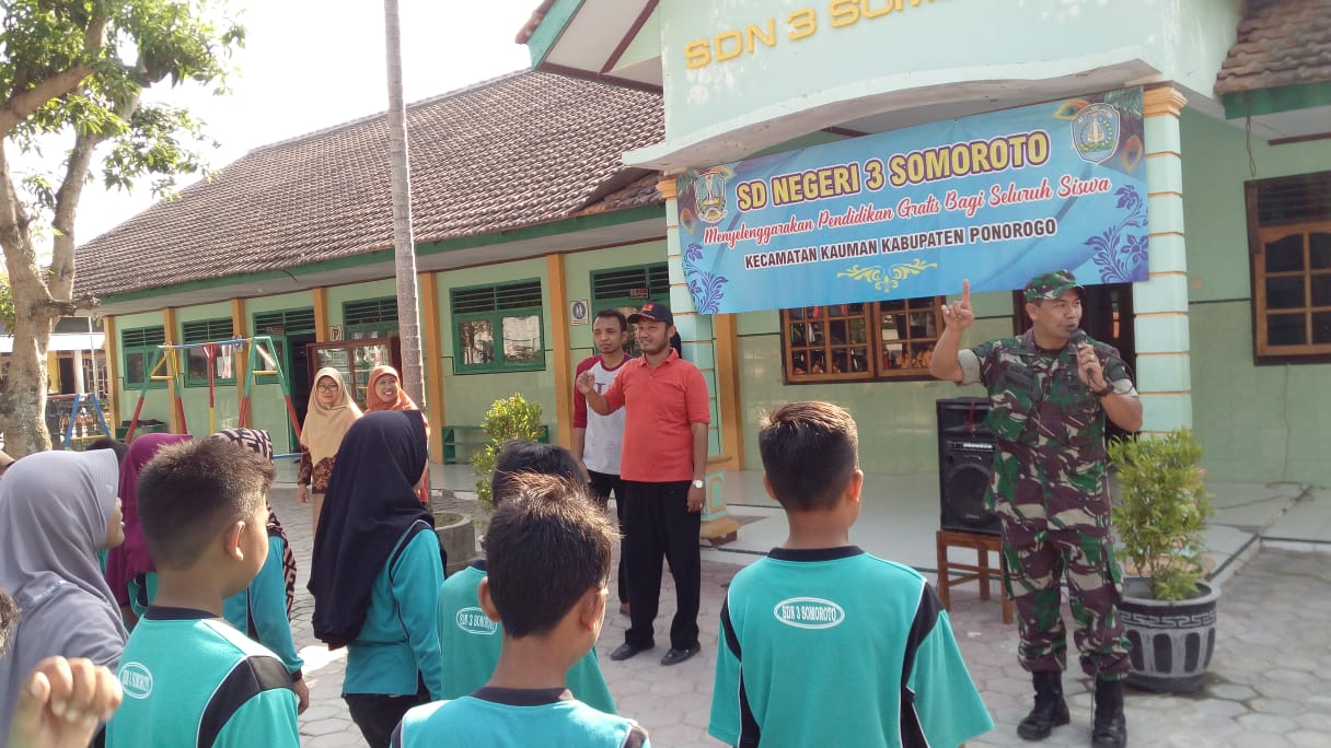 KOMSOS KREATIF BERSAMA SIMOKOS, KODIM PONOROGO AJAK PARA SISWA GEMAR MEMBACA
