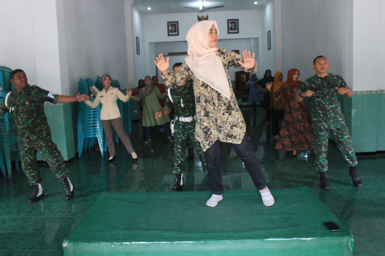 Sukseskan HUT Ke-74 TNI, Kodim Blitar Latihan Bersama Tari Sajojo