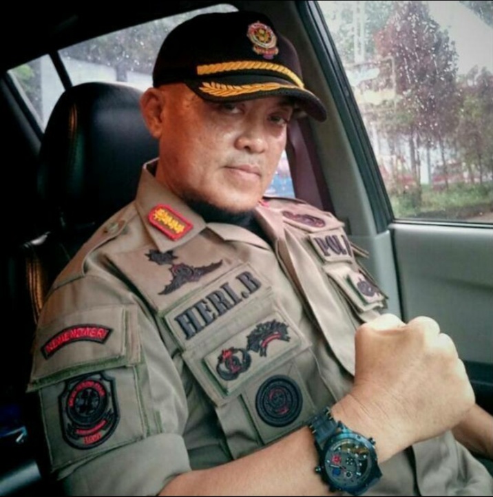 Kasat Pol PP Lamsel Berikan Bantuan Untuk SMSI