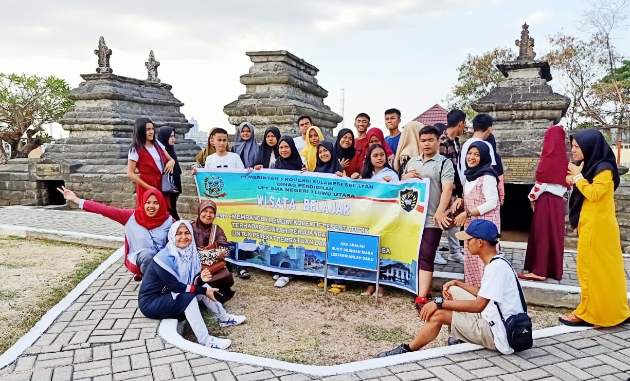 SMAN 3 Lutra Kunjungi Situs Bersejarah di Makassar