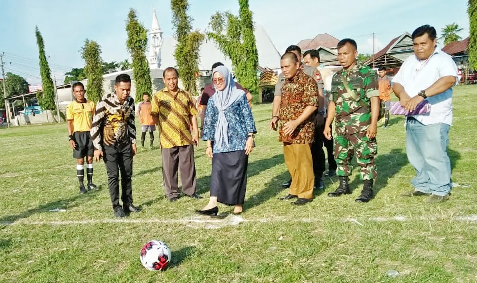 24 Klub Ikuti Turnamen Sepakbola Salassa Cup II Di Buka Bupati Indah
