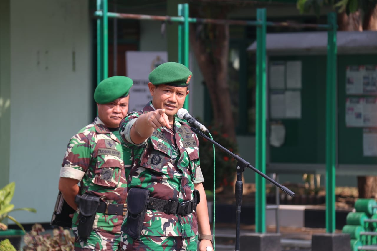 Dandim Ngawi Pimpin Apel Siaga Jelang Pelantikan Presiden Dan Wakil Presiden