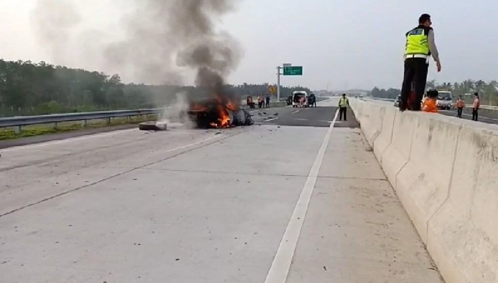 Kecelakaan Di JJTS  KM 96-400 Empat Orang Tewas Dua Lainya Alami Luka Luka