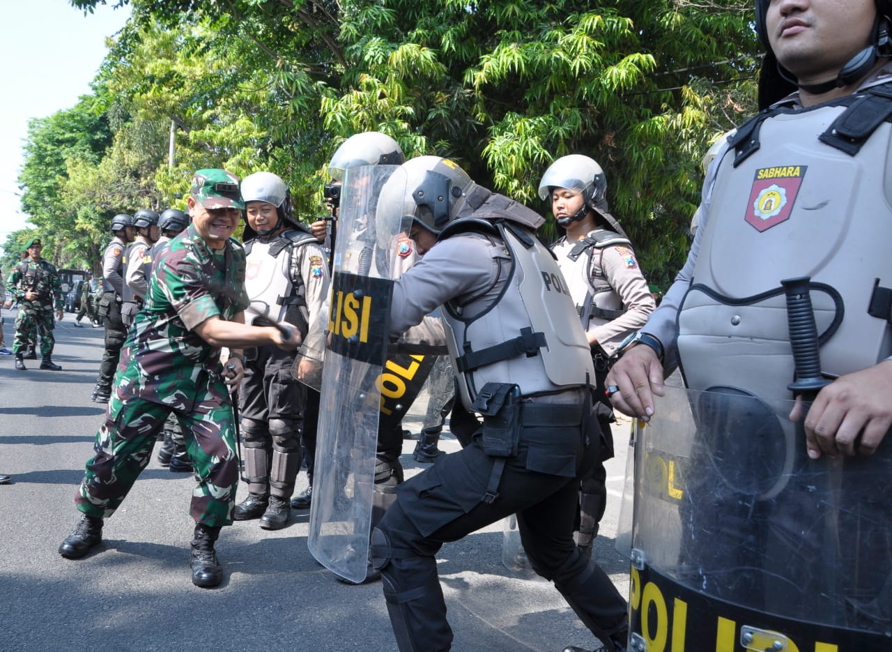 Dandim Blitar Ikuti Apel Gelar Pasukan Dalam Rangka Pelantikan Presiden Dan Wakil Presiden