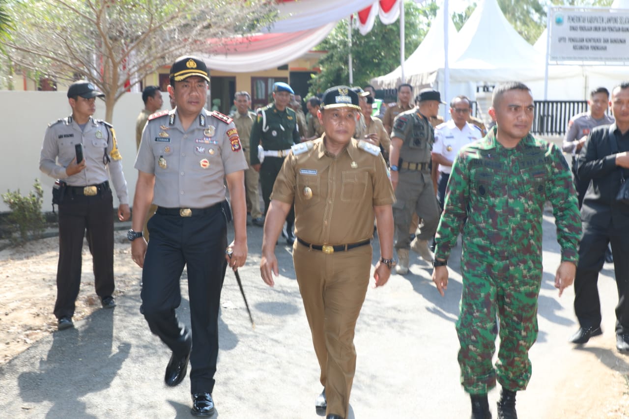 Dandim 0421/LS Bersama Plt Bupati Lampung Selatan  Resmikan Hasil Karya Bakti TNI 2019