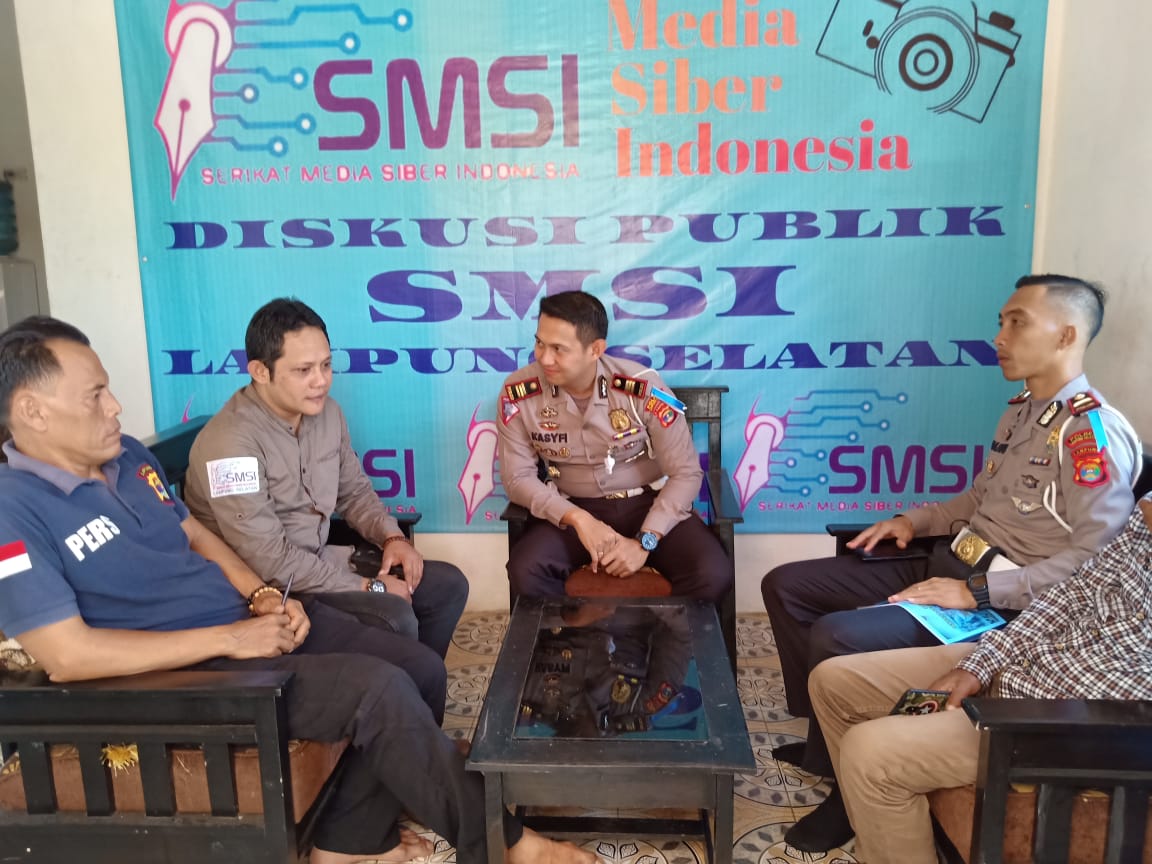 Kasat Lantas Polres Lampung Selatan  Lakukan Diskusi Publik Bersma SMSI Lamsel