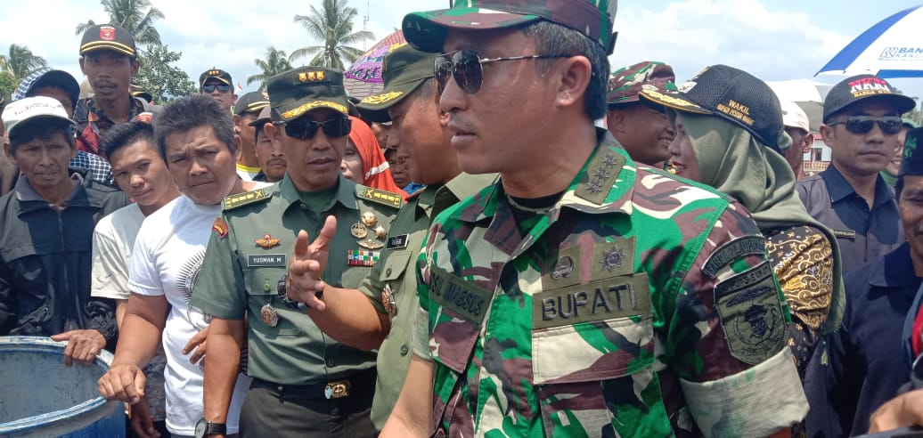 Sertu Zulkarnaen Sosialisasikan Pakan Ternak Dari Daun Kering Di Lambar