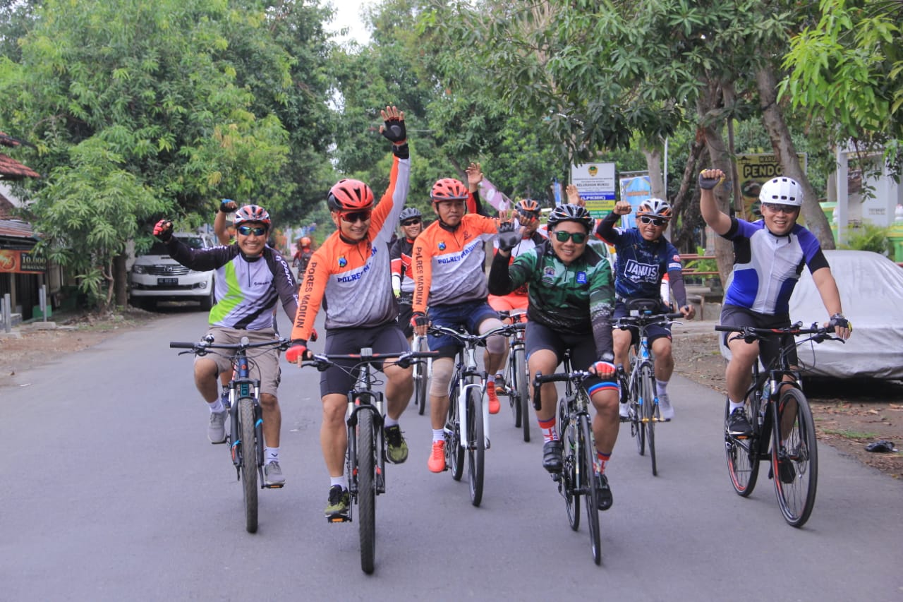 Cuaca Pagi Cerah, Dandim Madiun Gowes Santai Bersama Kapolres Madiun