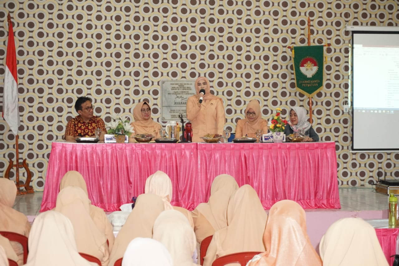 Hj Winarni Ingatkan Pengurus Dan Anggota  DWP Agar Bijak Dalam Bermedsos