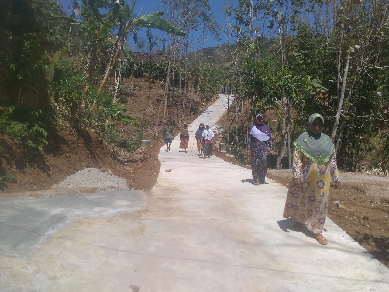 Jalan Sudah Dirabat, Jalan  Kaki Tidak Perlu Plih Pilih Lagi