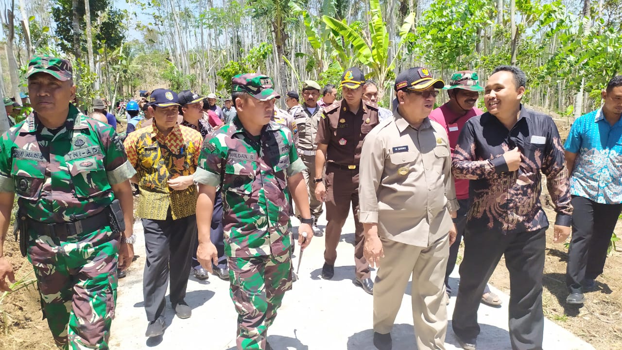 Dandim Bersama Bupati Tulungagung Tinjau Langsung Hasil TMMD Imbangan 2019