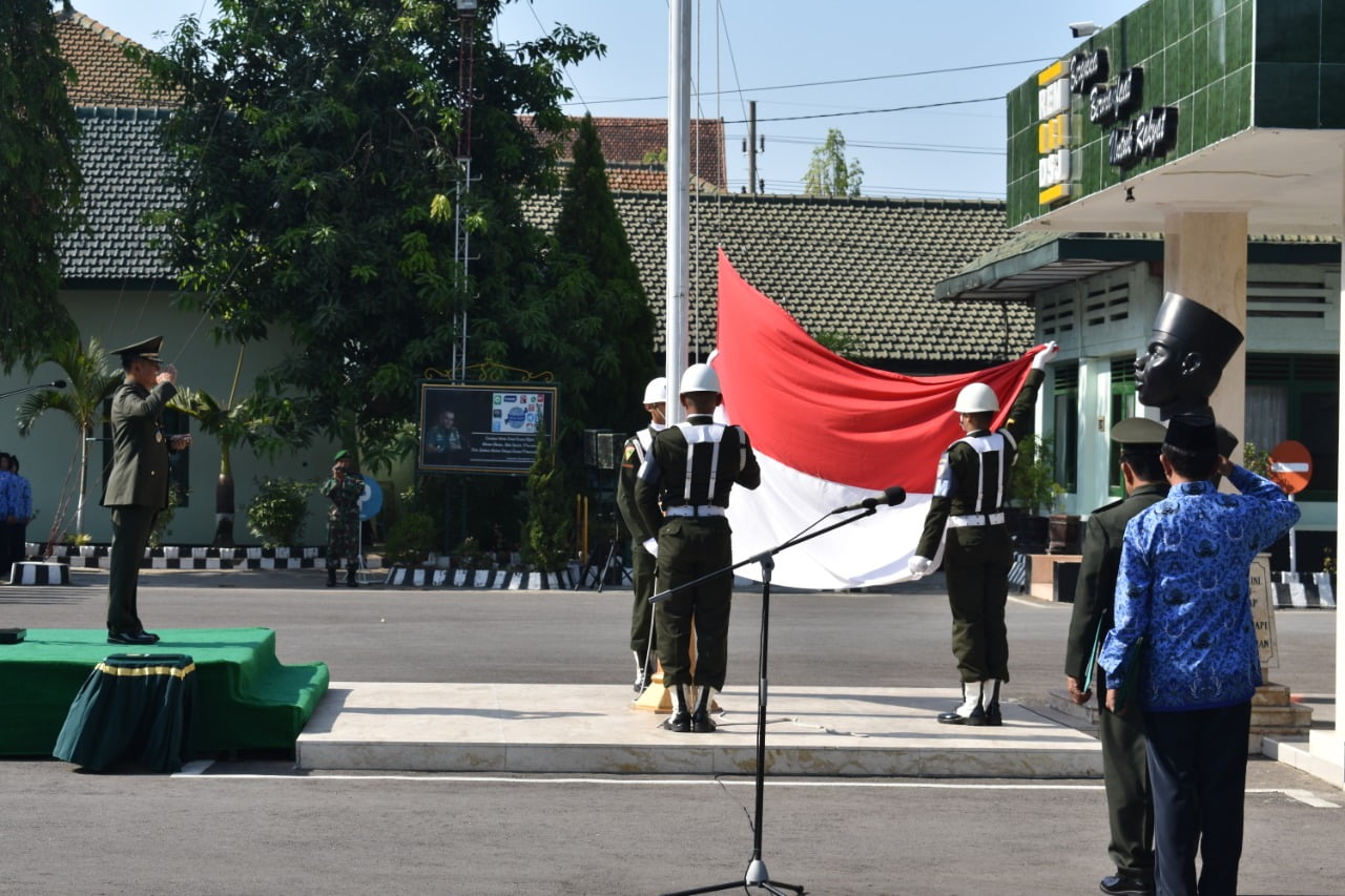 Korem 081/Dhirotsaha Jaya Gelar Upacara Peringatan Hari Pahlawan
