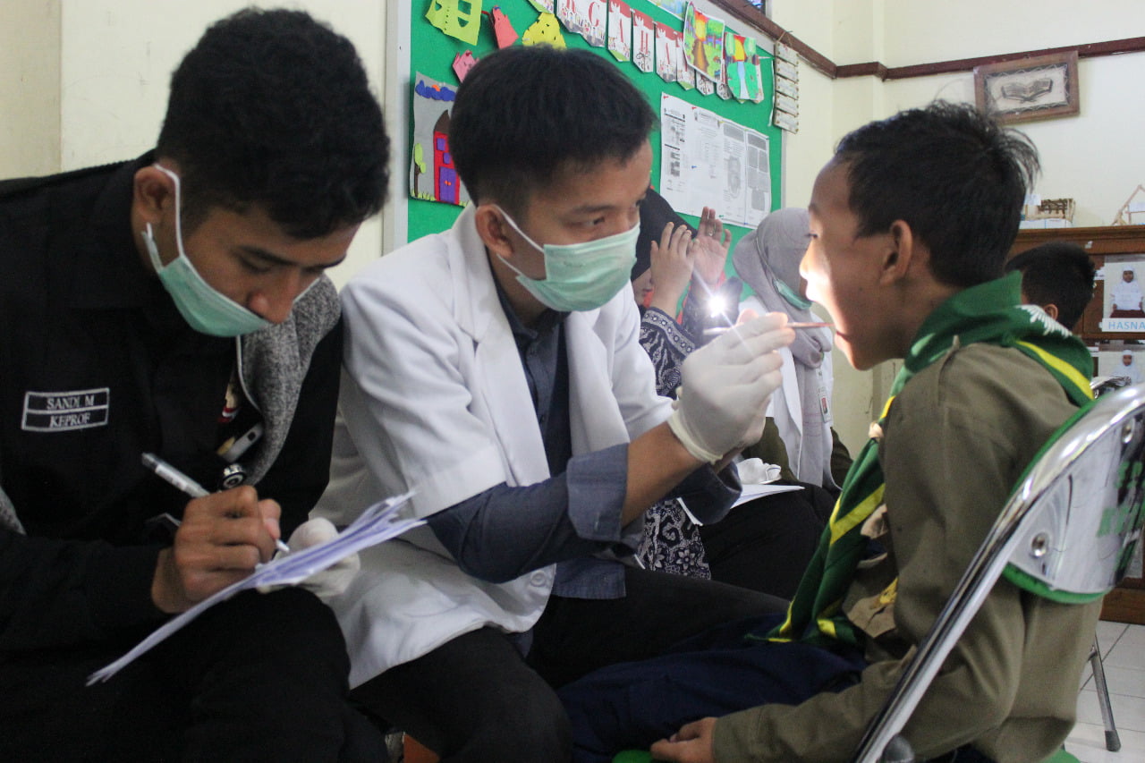 Serunya, Siswa SD Muhammadiyah 1 Ketelan Ikuti Screaning Kesehatan Gigi