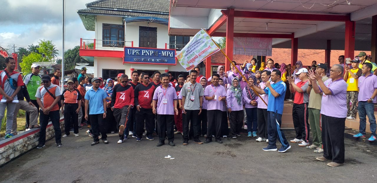 Forkopimcam Pracimantoro Hadiri Jalan Sehat Peringati HKN Ke-55