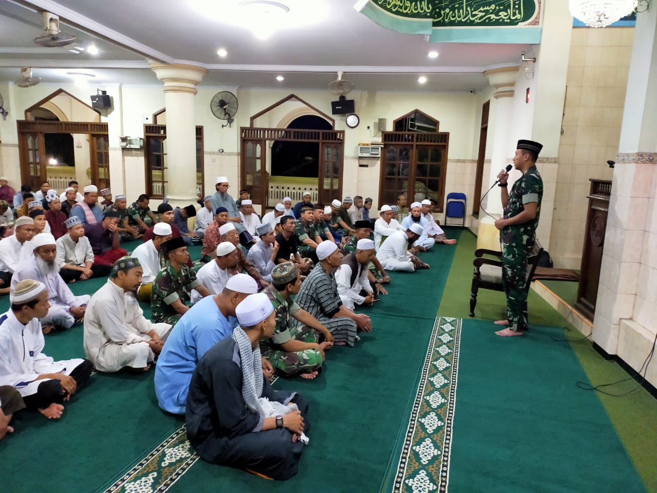 Dengan Safari Sholat Subuh Berjamaah, Kodim 0735/Surakarta, Bangun Kedekatan TNI dengan Rakyat