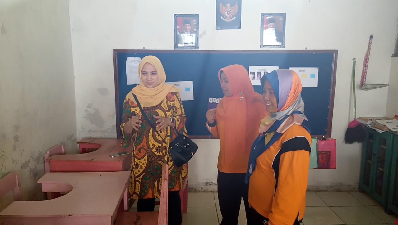 Perhatian Padmasari Mestikajati Anggota Dewan Propinsi Jawa Tengah Terhadap Nasip SLB