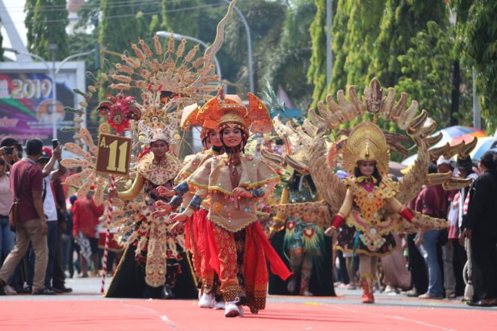 Dekranasda Blora Carnival 2019 Tampilkan Pesona Kerajinan Seni Kriya, Berjalan Meriah