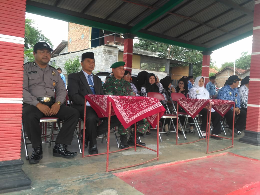 Forkopimcam Pracimantoro Hadiri Upacara HUT PGRI Dan HUT Korpri