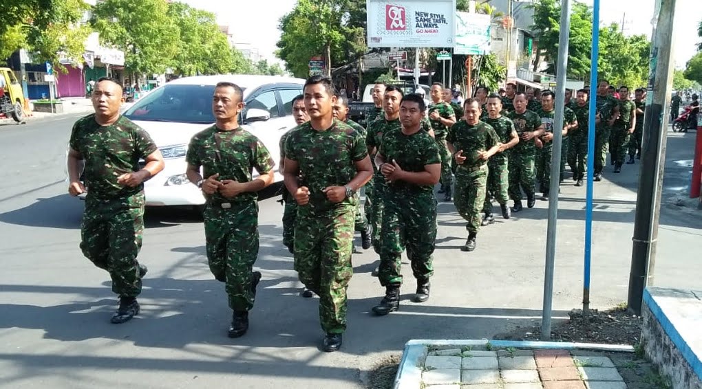 Minggu Militer” Prajurit Kodim 0802/Ponorogo Laksanakan Lari Jalanan