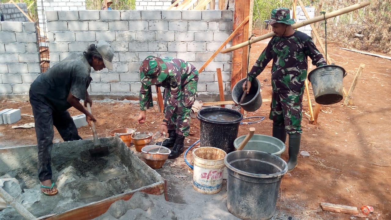 Ada Pemberian Piagam Penghargaan Pada Safari KB Koramil 22/Slogohimo