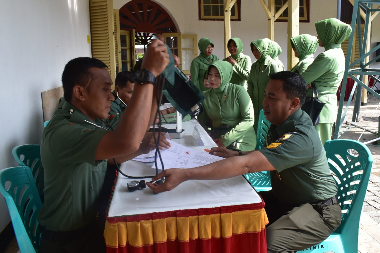Korem 081/DSJ Gelar Bakti Sosial Donor Darah