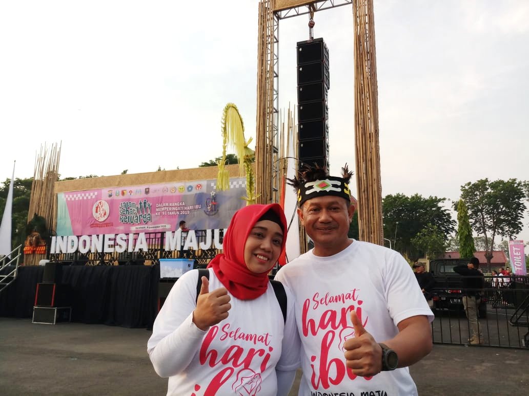 Dandim Ngawi Bersama Ibu Hadiri Jalan Sehat Keluarga Dalam Rangka Peringatan Hari Ibu