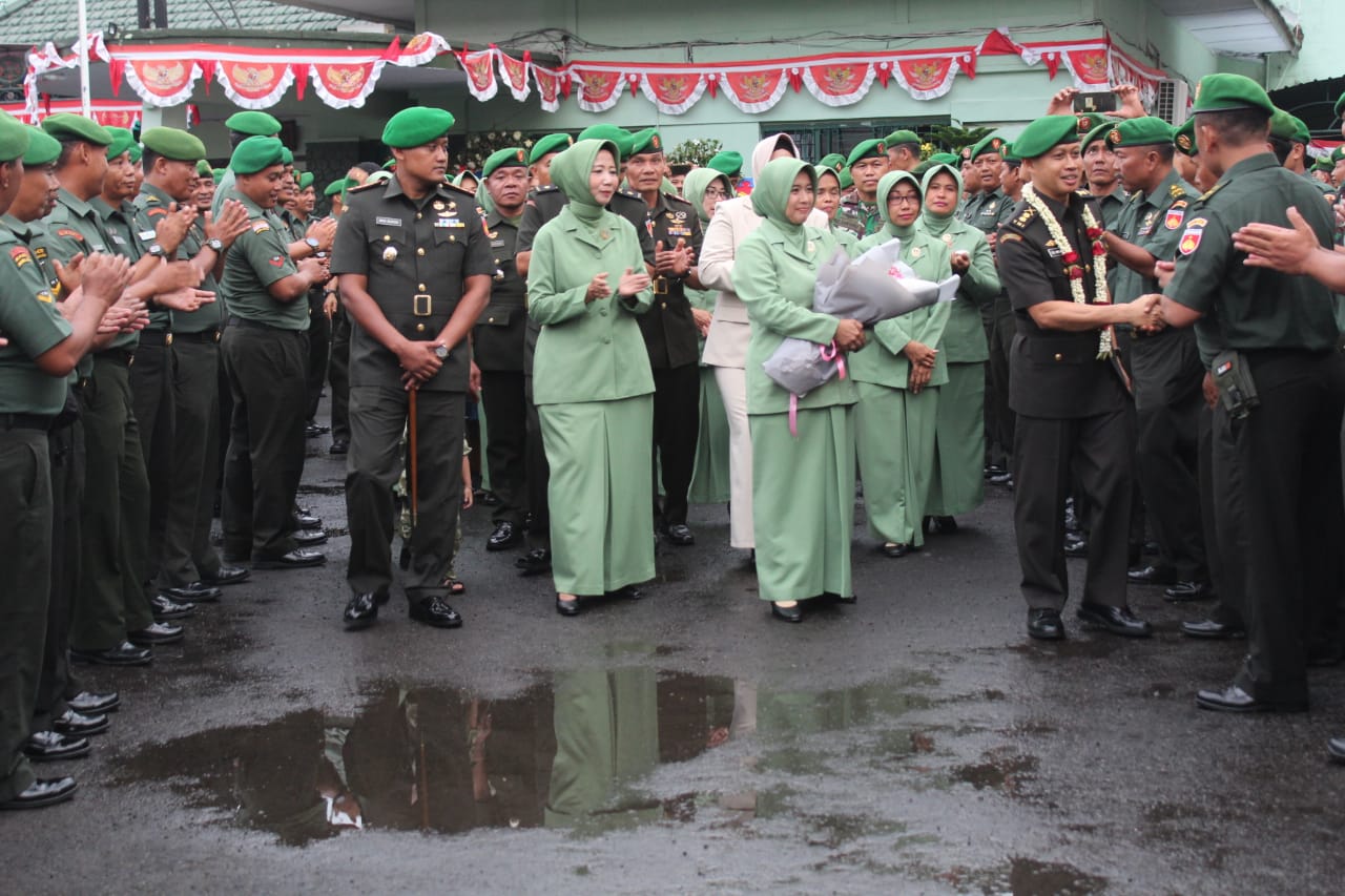 Hujan Iringi Pelepasan Letkol Inf Heri Amrulloh Ke Tempat Tugas Yang Baru