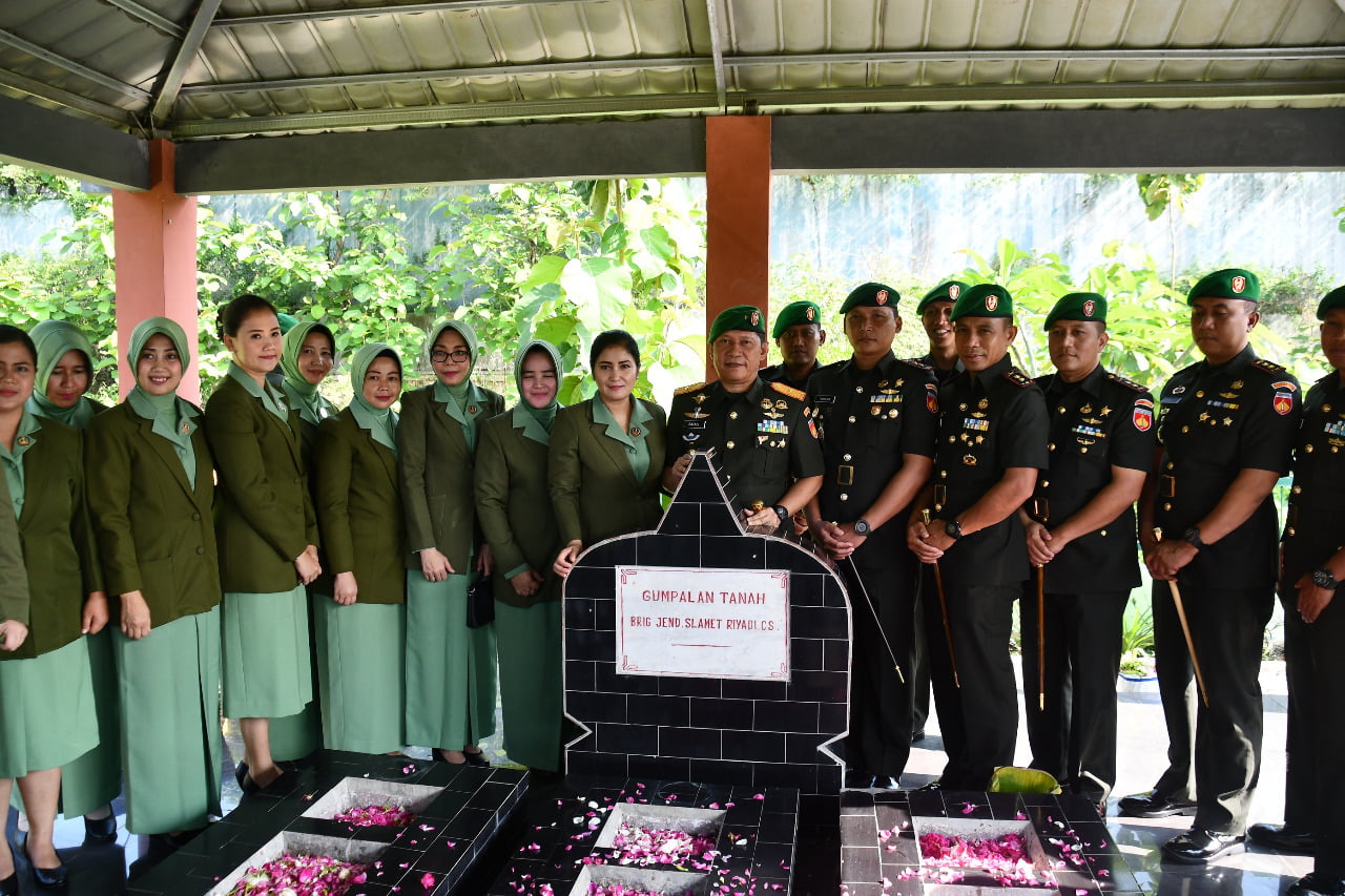 Dandim 0728Wonogiri Ikuti Ziarah Nasional di TMP Kusuma Bangsa